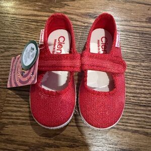 NWT Size 21 Cienta Kids Vibrant Red Glitter Dress Shoes